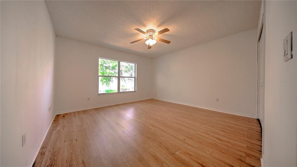 На продажу: $495,000 (4 спален, 2 ванн, 2225 Квадратных фут)