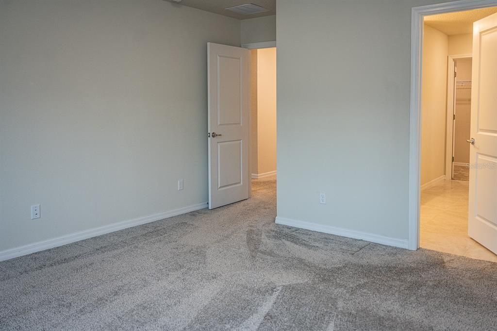 Под контрактом: $2,590 (5 спален, 3 ванн, 2630 Квадратных фут)