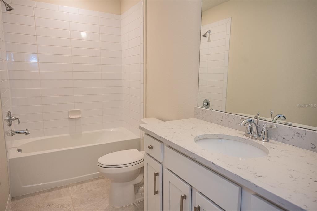 Под контрактом: $2,590 (5 спален, 3 ванн, 2630 Квадратных фут)