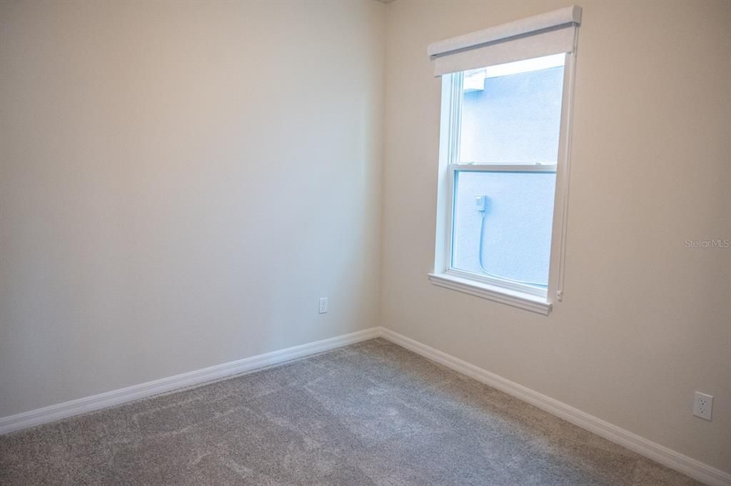 Под контрактом: $2,590 (5 спален, 3 ванн, 2630 Квадратных фут)