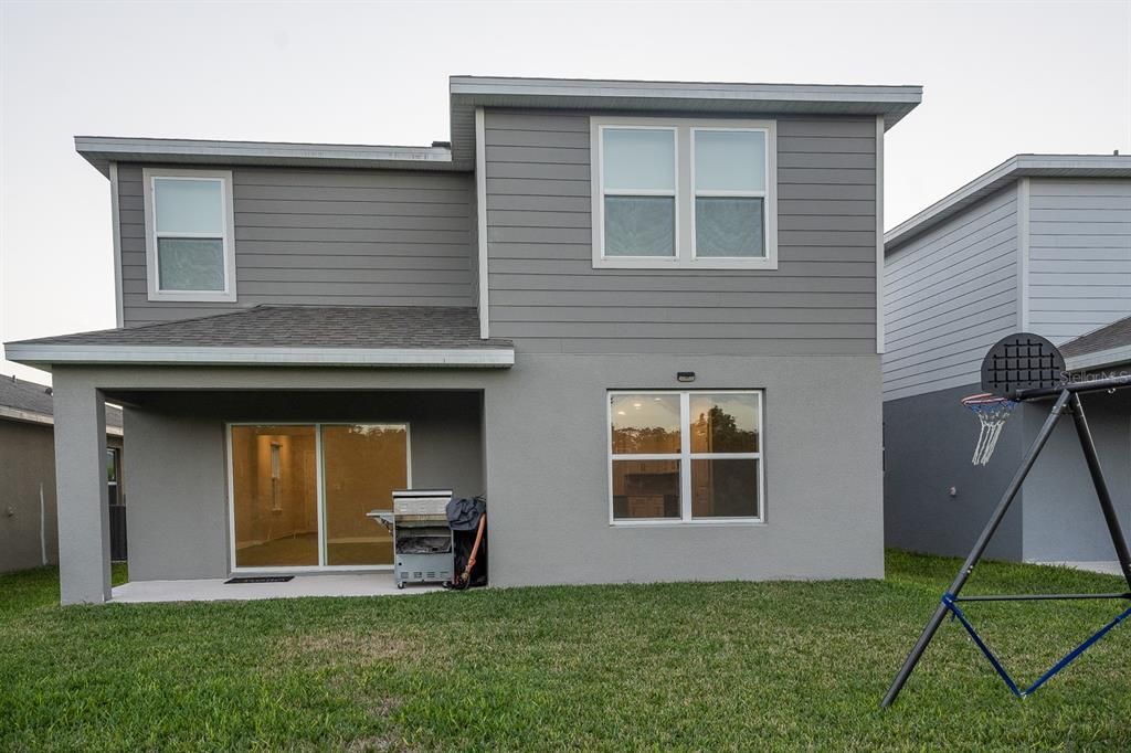 Под контрактом: $2,590 (5 спален, 3 ванн, 2630 Квадратных фут)