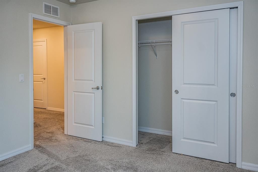 Под контрактом: $2,590 (5 спален, 3 ванн, 2630 Квадратных фут)