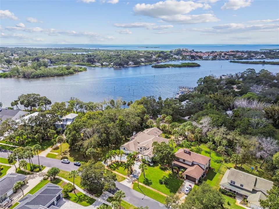 На продажу: $1,299,000 (4 спален, 2 ванн, 3756 Квадратных фут)