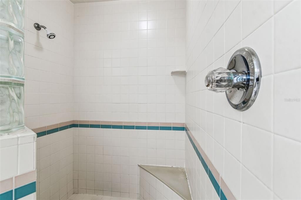 На продажу: $1,299,000 (4 спален, 2 ванн, 3756 Квадратных фут)