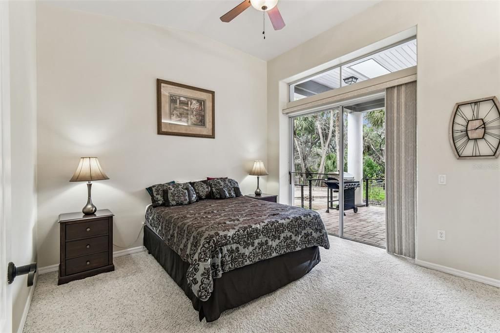 На продажу: $1,299,000 (4 спален, 2 ванн, 3756 Квадратных фут)