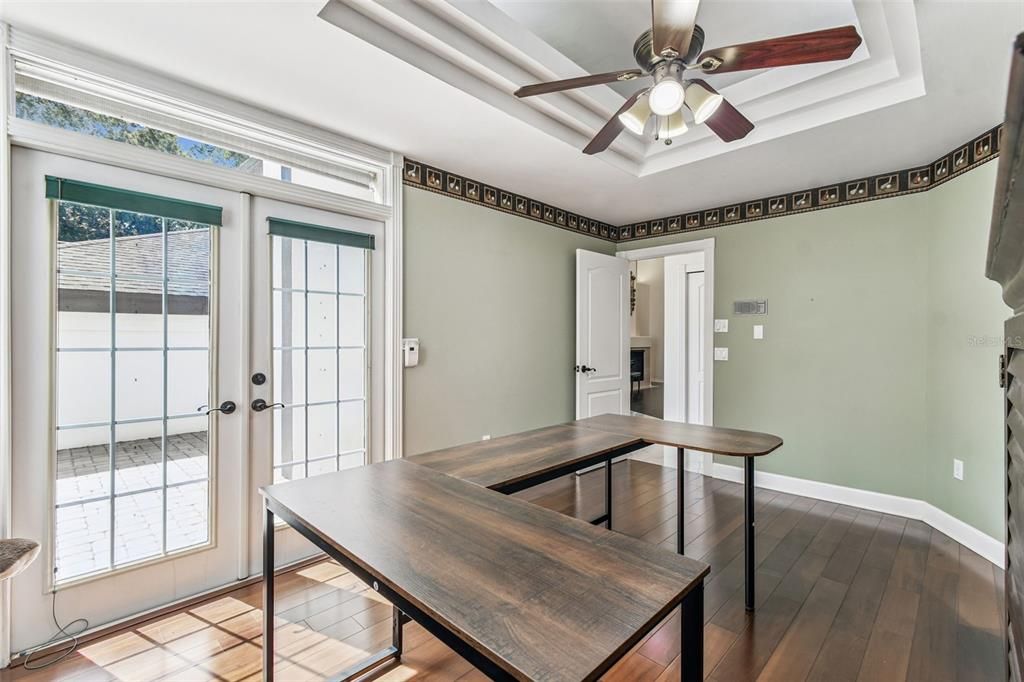 На продажу: $1,299,000 (4 спален, 2 ванн, 3756 Квадратных фут)