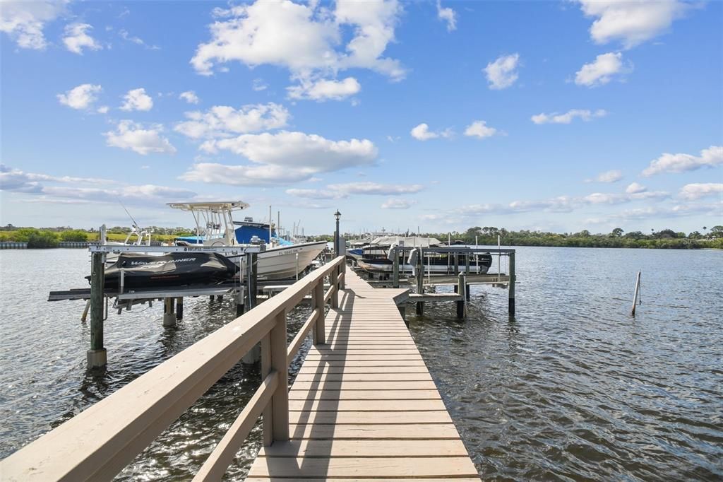 На продажу: $1,299,000 (4 спален, 2 ванн, 3756 Квадратных фут)