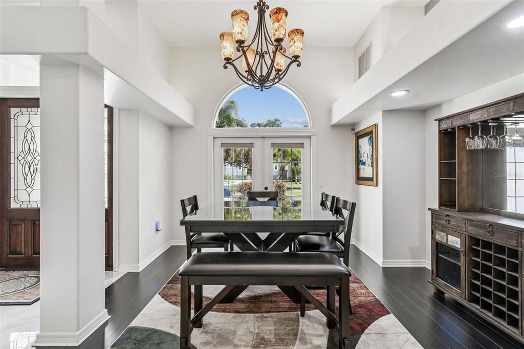 На продажу: $1,299,000 (4 спален, 2 ванн, 3756 Квадратных фут)