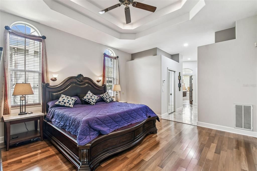 На продажу: $1,299,000 (4 спален, 2 ванн, 3756 Квадратных фут)