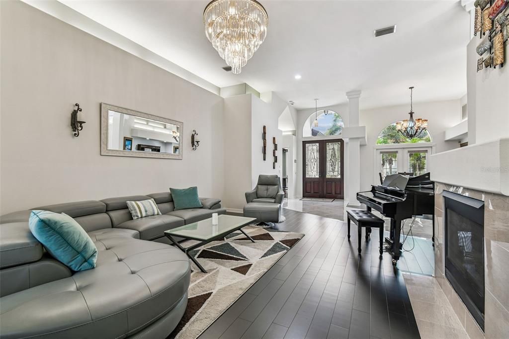 На продажу: $1,299,000 (4 спален, 2 ванн, 3756 Квадратных фут)