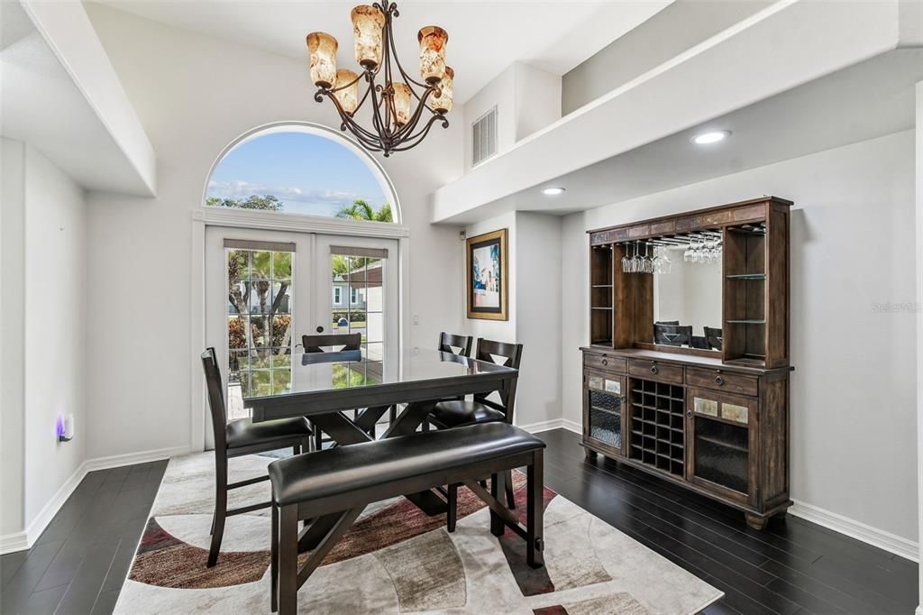 На продажу: $1,299,000 (4 спален, 2 ванн, 3756 Квадратных фут)