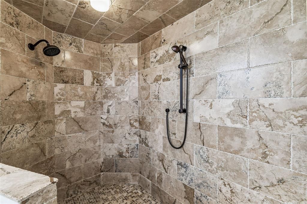 На продажу: $1,299,000 (4 спален, 2 ванн, 3756 Квадратных фут)