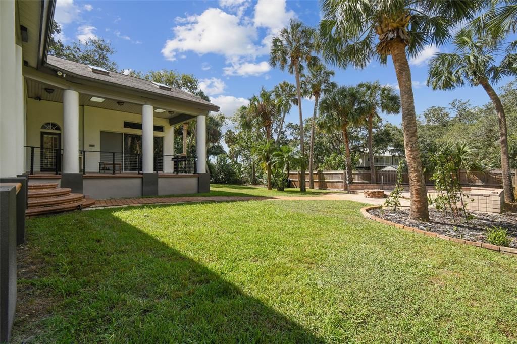 На продажу: $1,299,000 (4 спален, 2 ванн, 3756 Квадратных фут)