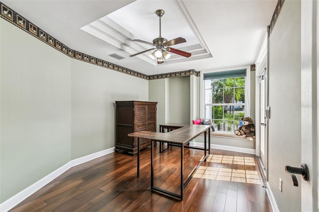 На продажу: $1,299,000 (4 спален, 2 ванн, 3756 Квадратных фут)