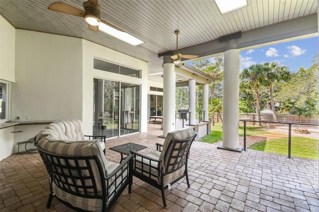 На продажу: $1,299,000 (4 спален, 2 ванн, 3756 Квадратных фут)