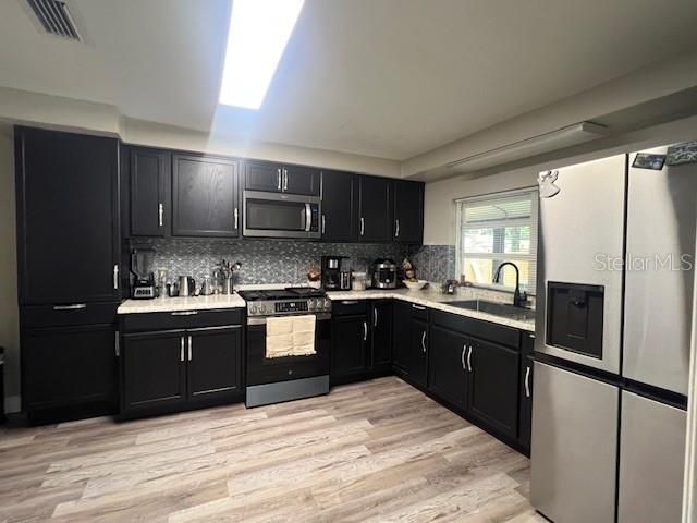 For Sale: $375,000 (4 beds, 3 baths, 2895 Square Feet)