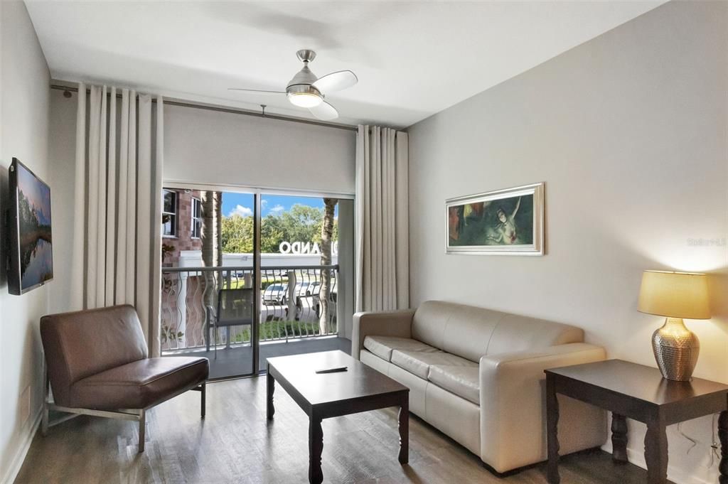 For Sale: $141,000 (1 beds, 1 baths, 751 Square Feet)