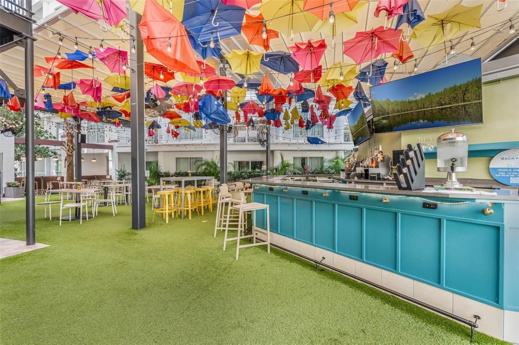 For Sale: $141,000 (1 beds, 1 baths, 751 Square Feet)