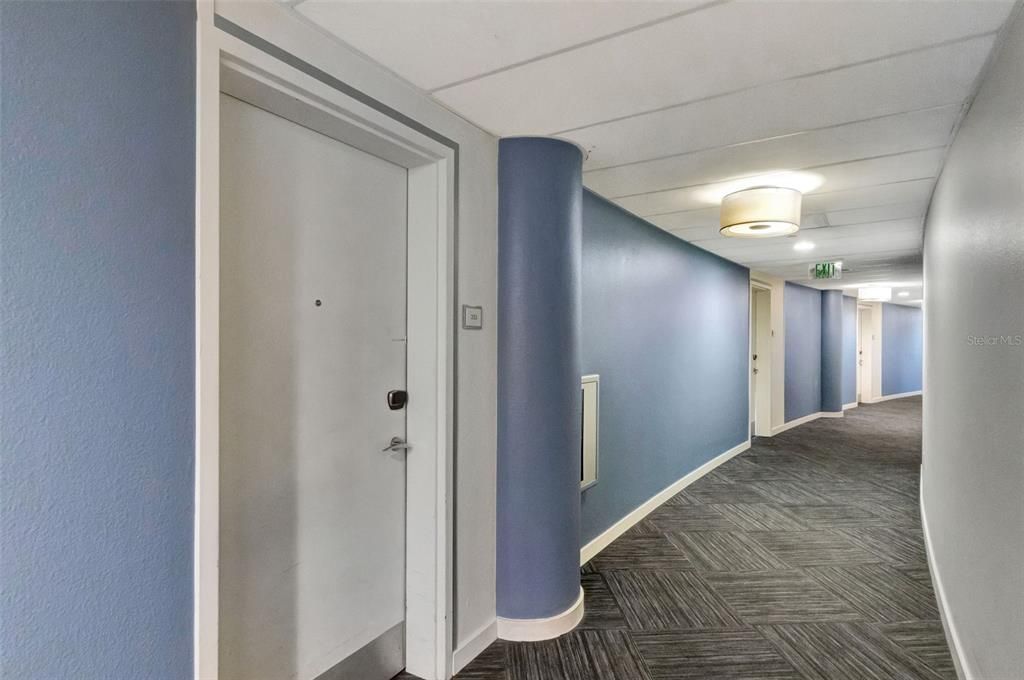 For Sale: $141,000 (1 beds, 1 baths, 751 Square Feet)