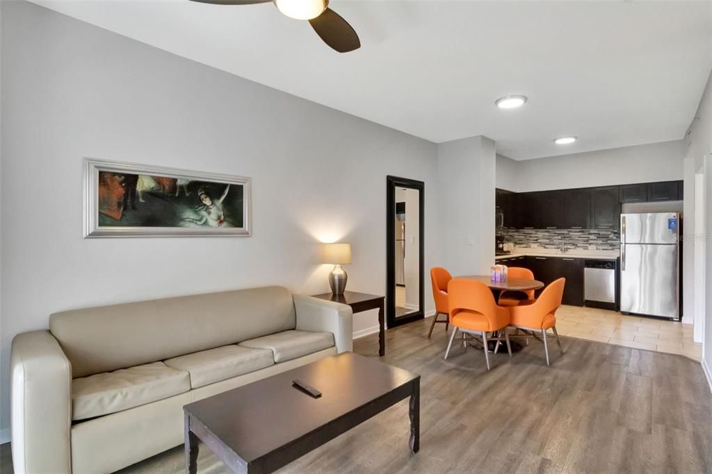 For Sale: $141,000 (1 beds, 1 baths, 751 Square Feet)