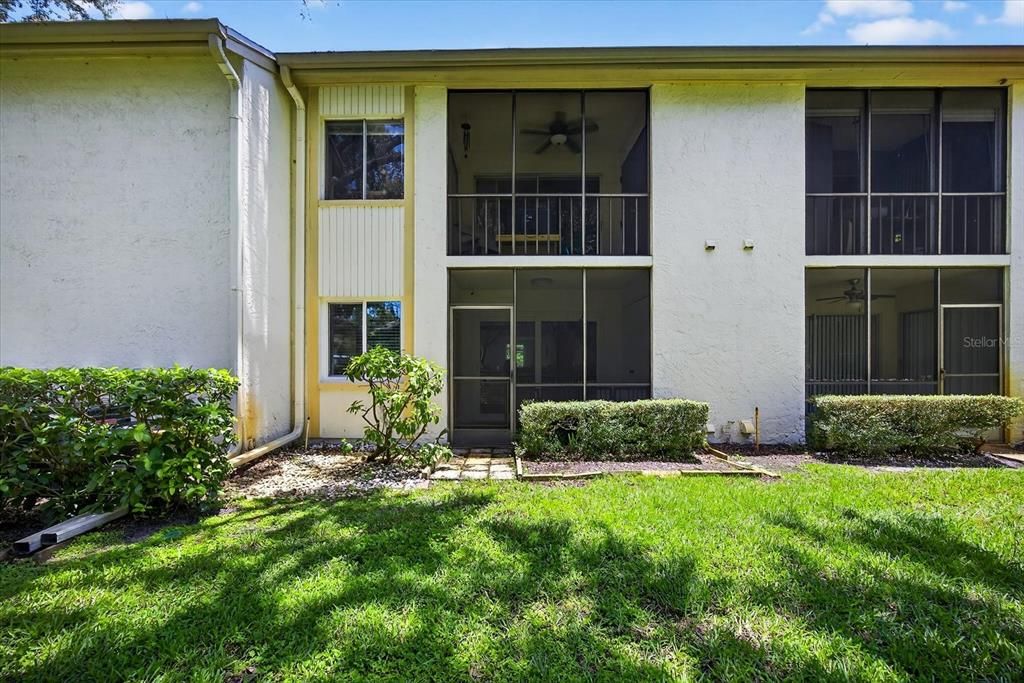 Под контрактом: $199,999 (2 спален, 2 ванн, 1054 Квадратных фут)