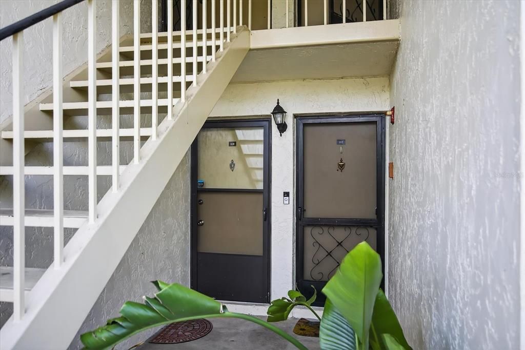 Под контрактом: $199,999 (2 спален, 2 ванн, 1054 Квадратных фут)