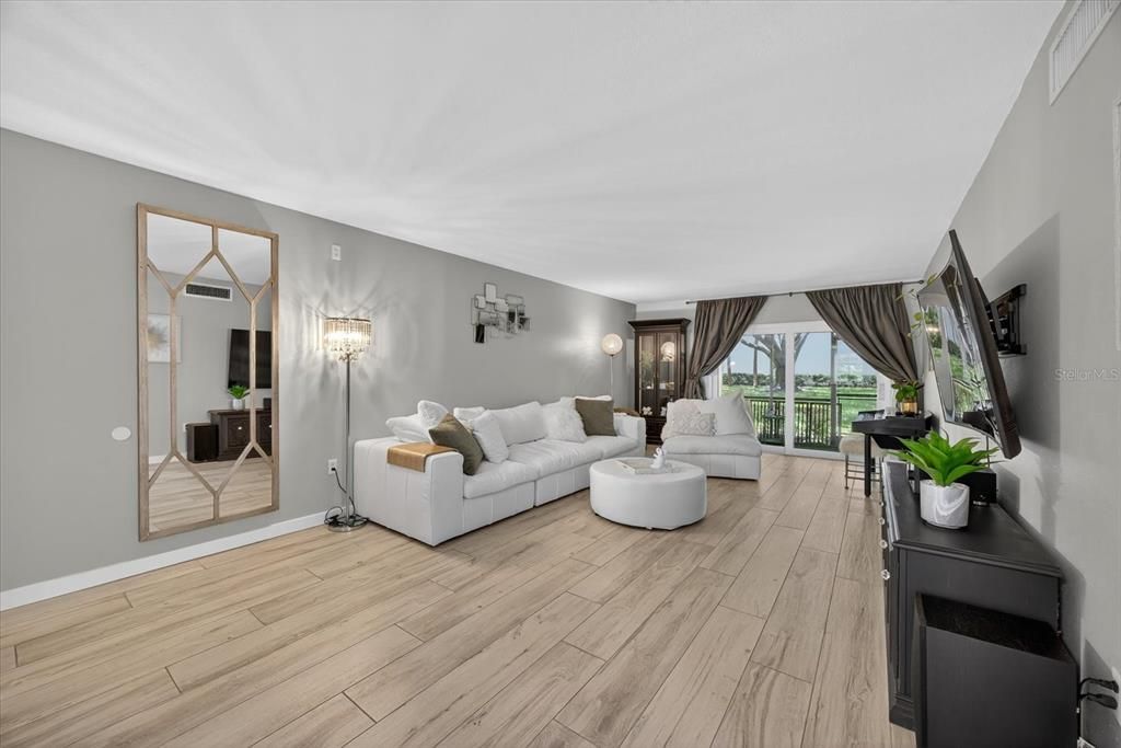 Под контрактом: $199,999 (2 спален, 2 ванн, 1054 Квадратных фут)