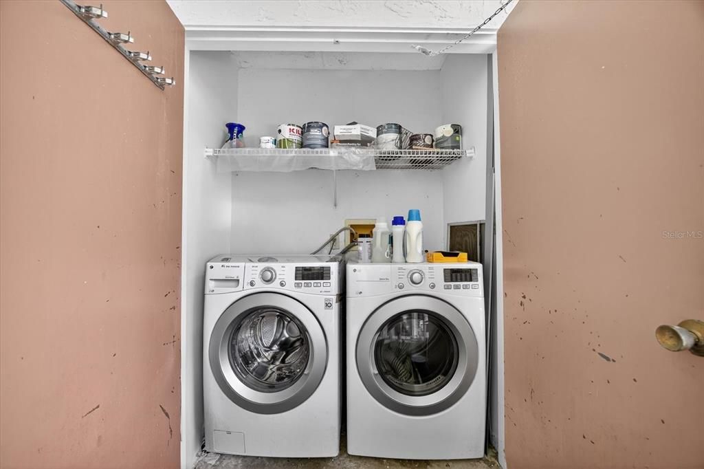 Под контрактом: $199,999 (2 спален, 2 ванн, 1054 Квадратных фут)