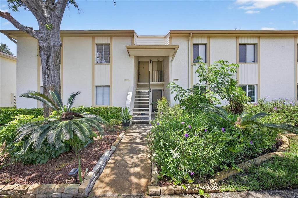 Под контрактом: $199,999 (2 спален, 2 ванн, 1054 Квадратных фут)