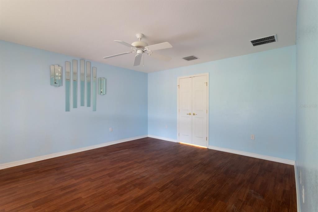 Active With Contract: $248,000 (2 beds, 2 baths, 1575 Square Feet)