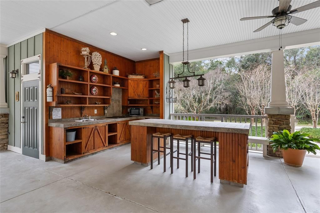 待售: $295,000 (2.29 acres)