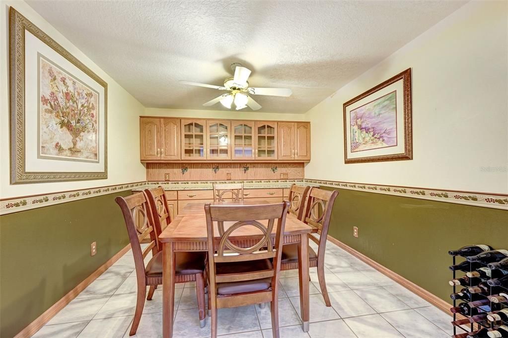 待售: $655,000 (4 贝兹, 3 浴室, 3966 平方英尺)