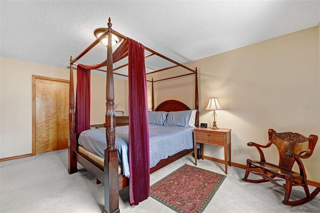 待售: $655,000 (4 贝兹, 3 浴室, 3966 平方英尺)