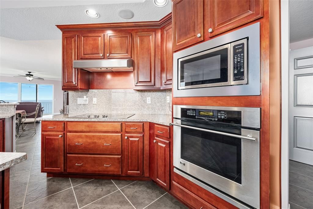 En Venta: $1,279,000 (3 camas, 3 baños, 2680 Pies cuadrados)