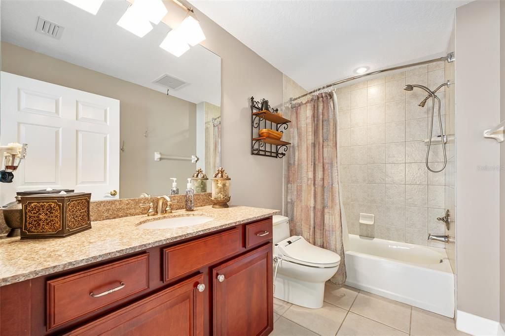 En Venta: $1,279,000 (3 camas, 3 baños, 2680 Pies cuadrados)