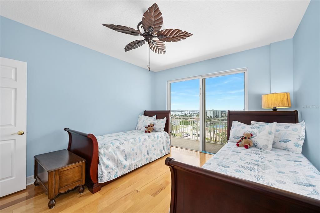 En Venta: $1,279,000 (3 camas, 3 baños, 2680 Pies cuadrados)