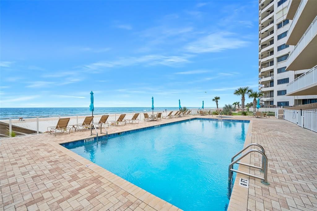 En Venta: $1,279,000 (3 camas, 3 baños, 2680 Pies cuadrados)