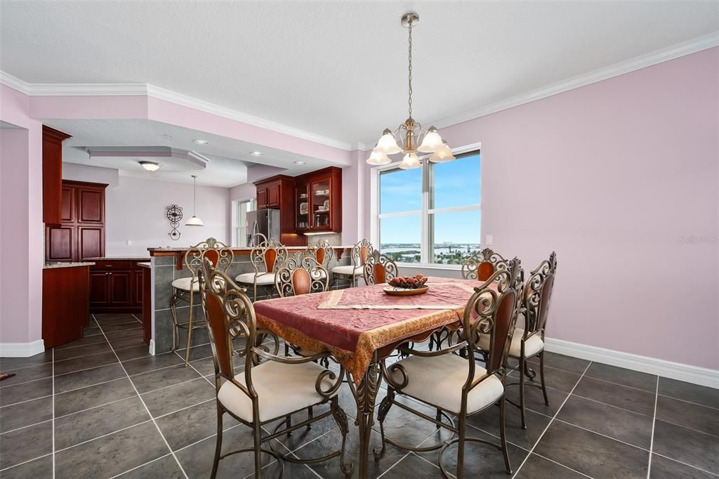 En Venta: $1,279,000 (3 camas, 3 baños, 2680 Pies cuadrados)