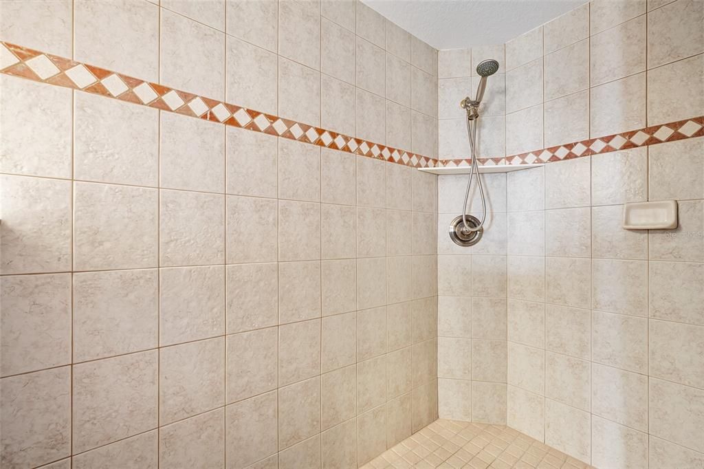 En Venta: $1,279,000 (3 camas, 3 baños, 2680 Pies cuadrados)