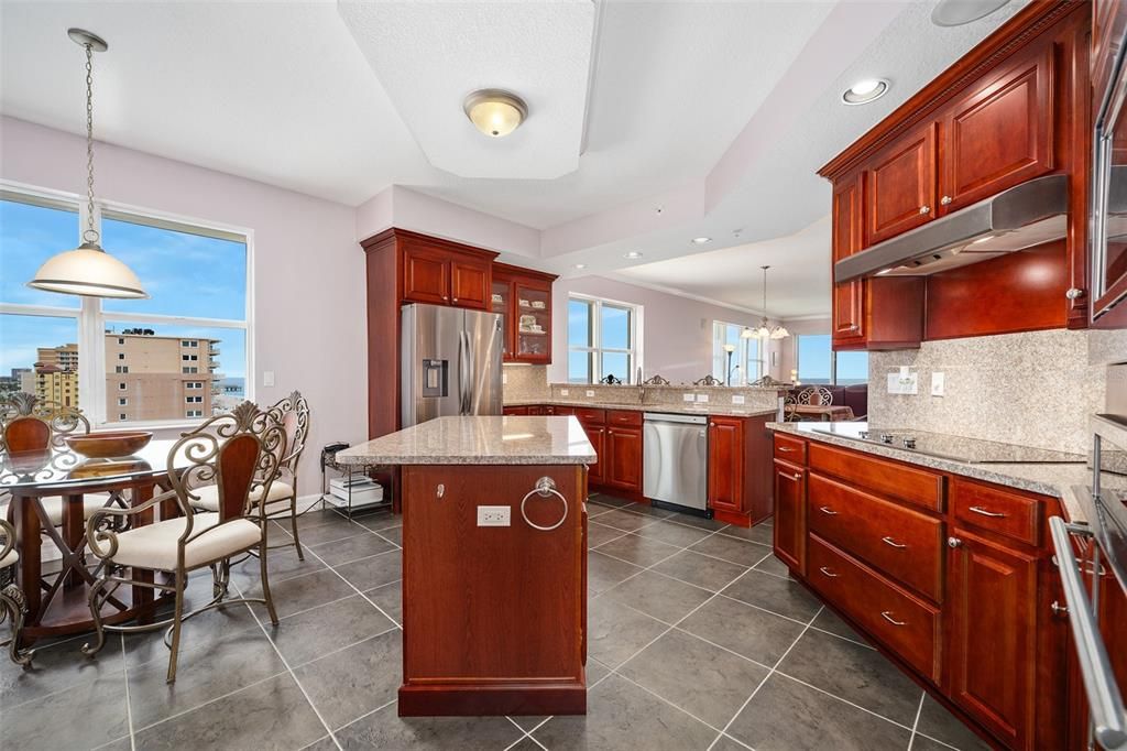 En Venta: $1,279,000 (3 camas, 3 baños, 2680 Pies cuadrados)