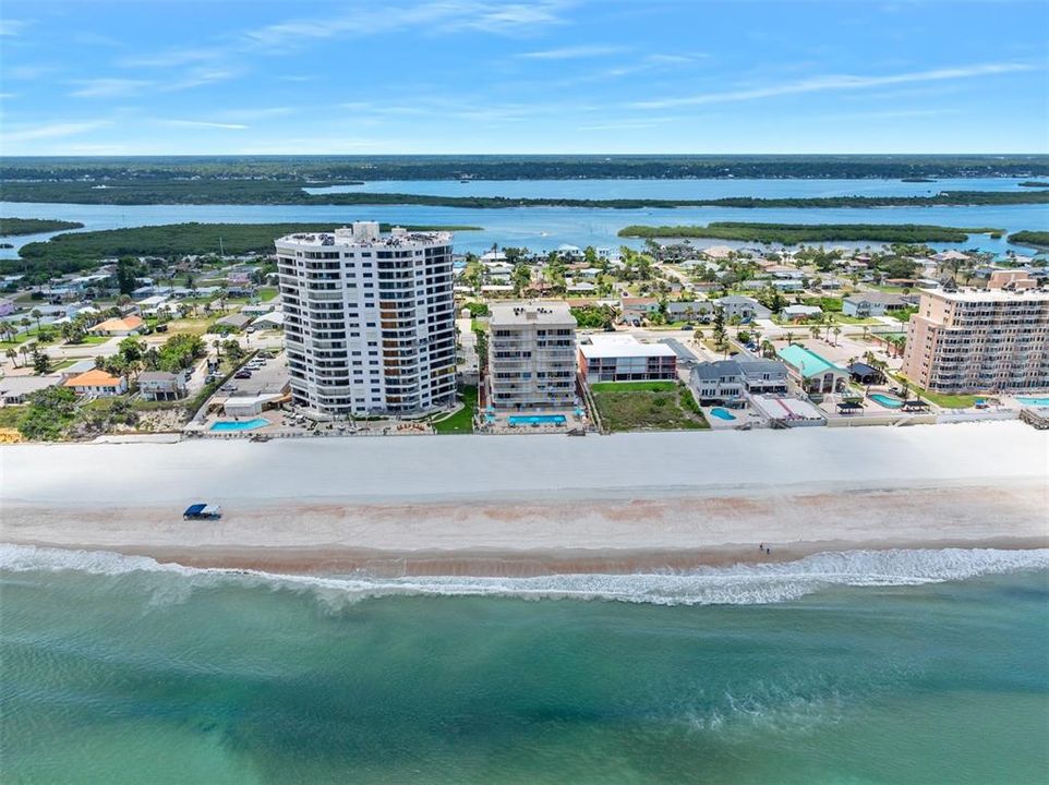 En Venta: $1,279,000 (3 camas, 3 baños, 2680 Pies cuadrados)