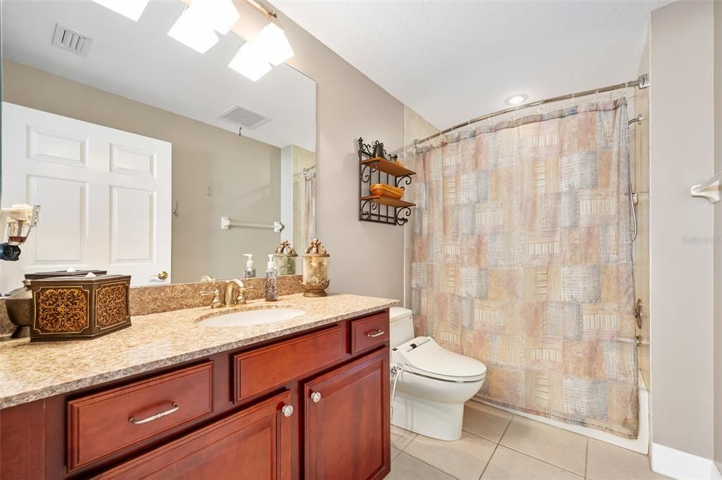 En Venta: $1,279,000 (3 camas, 3 baños, 2680 Pies cuadrados)