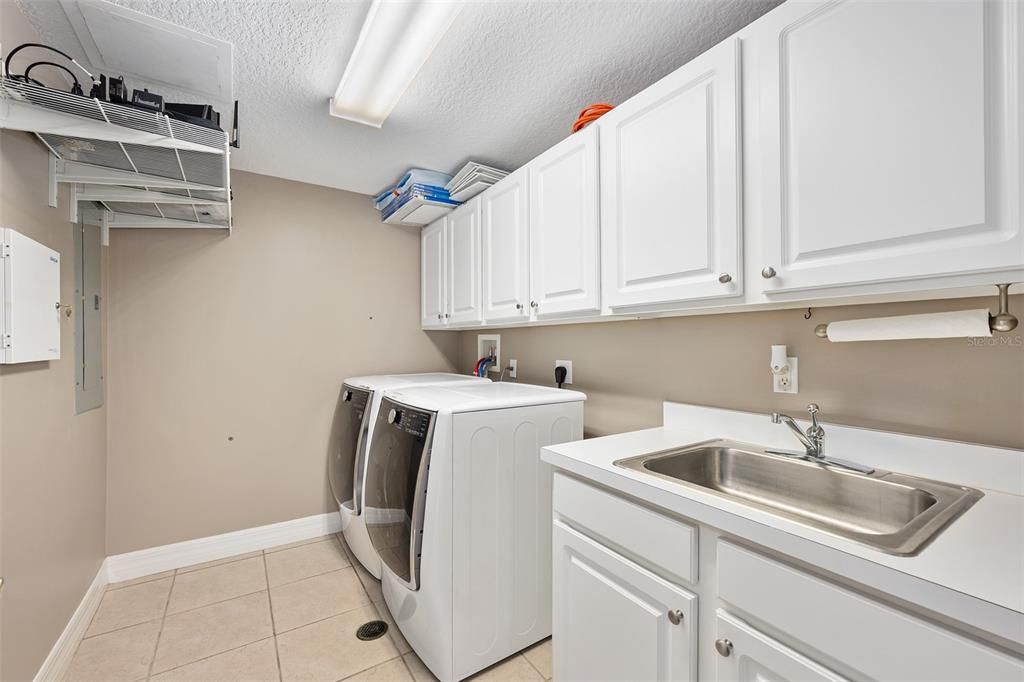 En Venta: $1,279,000 (3 camas, 3 baños, 2680 Pies cuadrados)