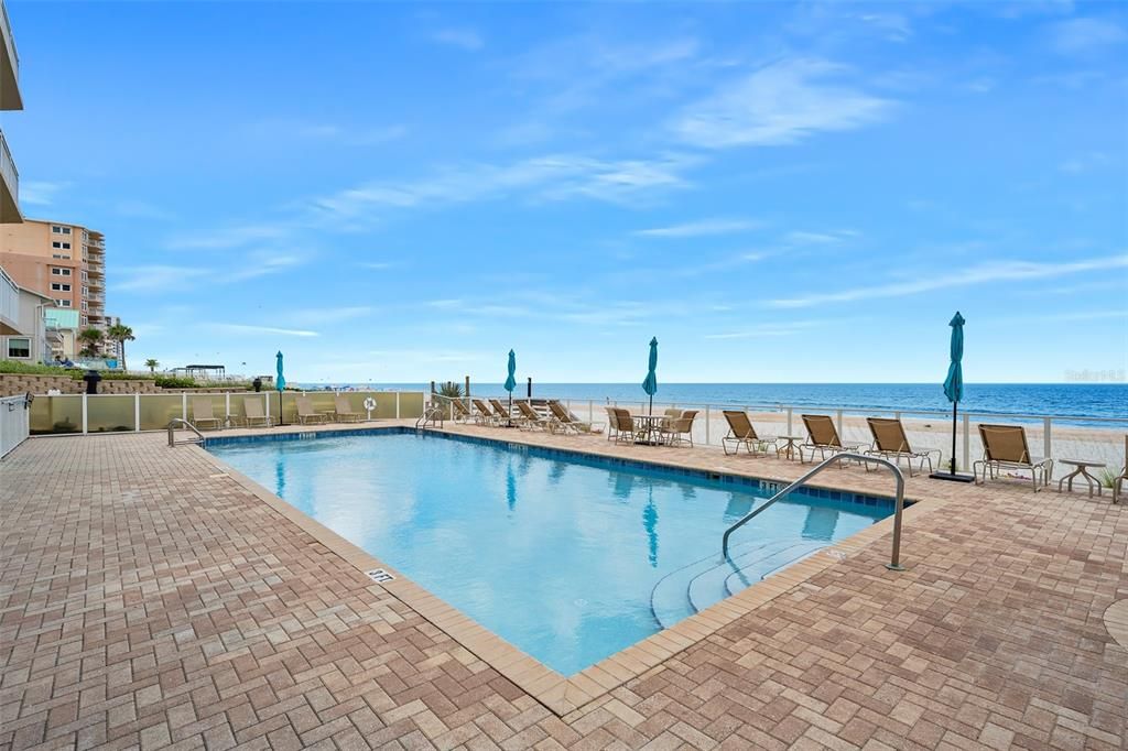 En Venta: $1,279,000 (3 camas, 3 baños, 2680 Pies cuadrados)