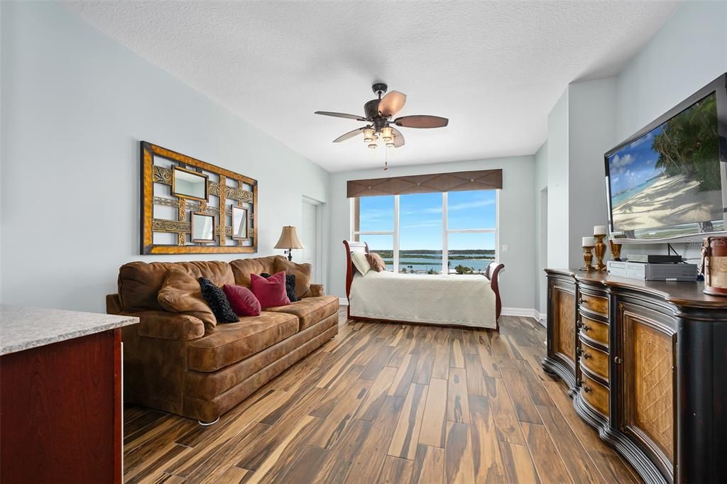 En Venta: $1,279,000 (3 camas, 3 baños, 2680 Pies cuadrados)