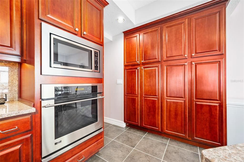 En Venta: $1,279,000 (3 camas, 3 baños, 2680 Pies cuadrados)