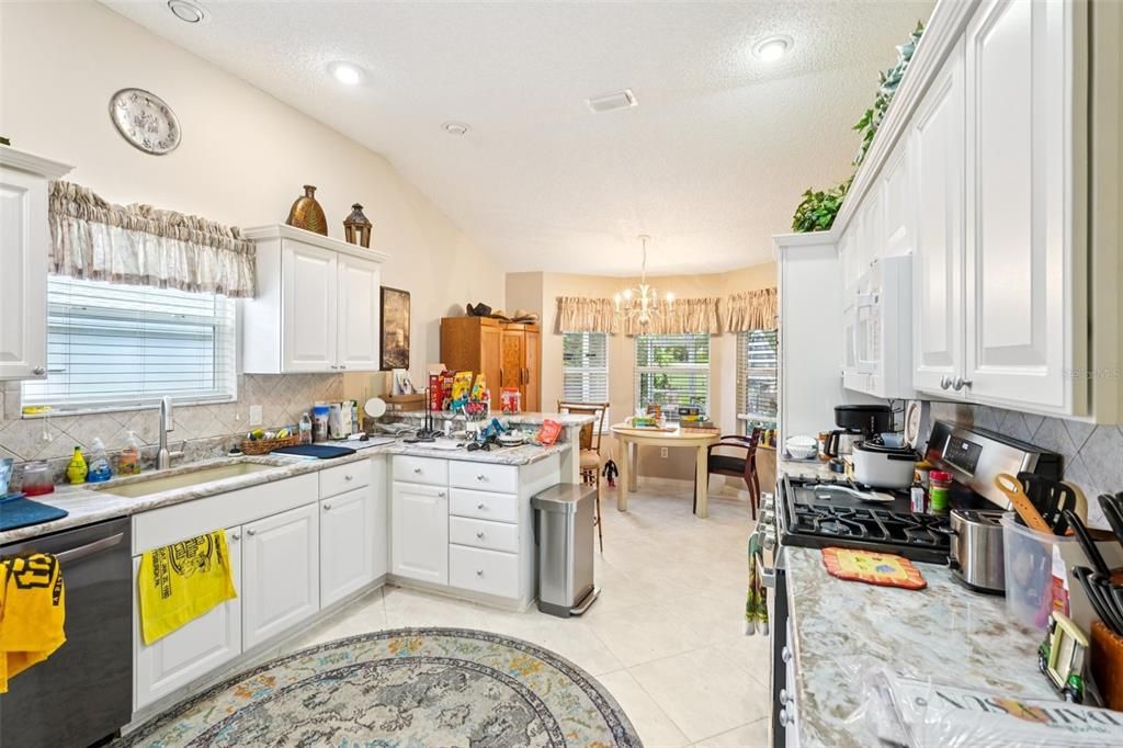 For Sale: $575,000 (2 beds, 2 baths, 1906 Square Feet)