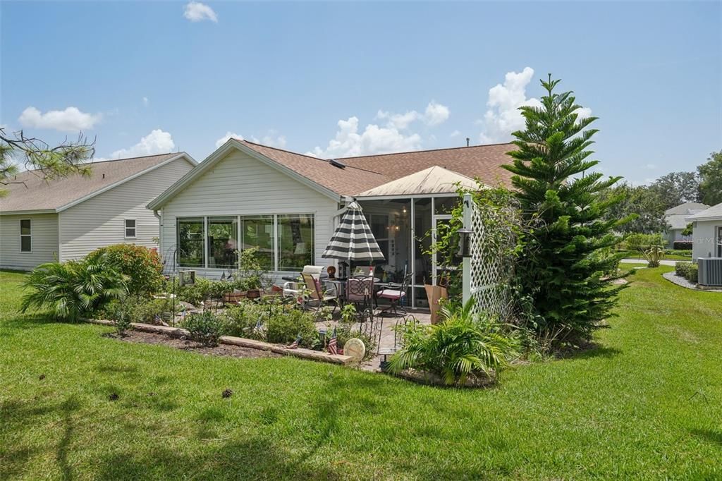 For Sale: $575,000 (2 beds, 2 baths, 1906 Square Feet)