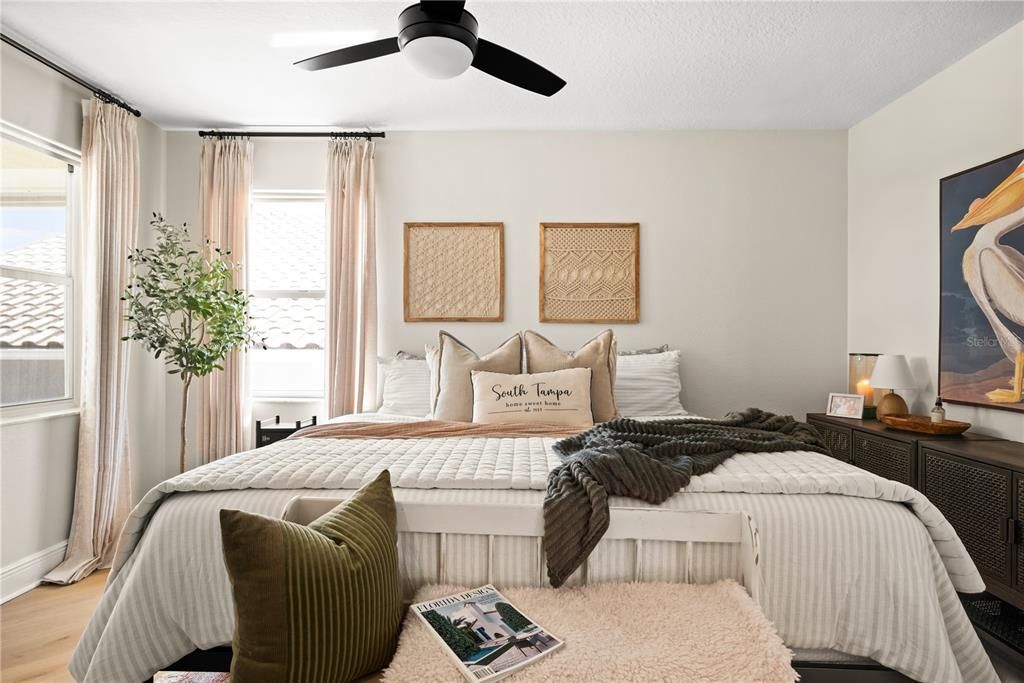 合同活跃: $899,000 (4 贝兹, 4 浴室, 2738 平方英尺)