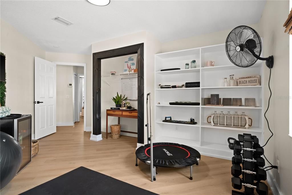 合同活跃: $899,000 (4 贝兹, 4 浴室, 2738 平方英尺)